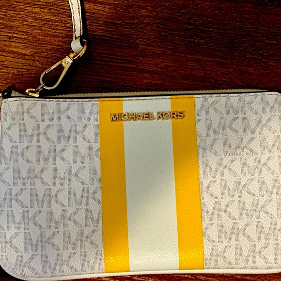 Michael Kors Handbags - Michael Kors purses